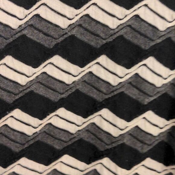 Calvin
Klein Black White Grey Zigzag Shift Dress Sz 6 - Picture 4 of 8
